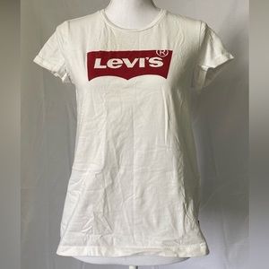 Levi’s white shirt